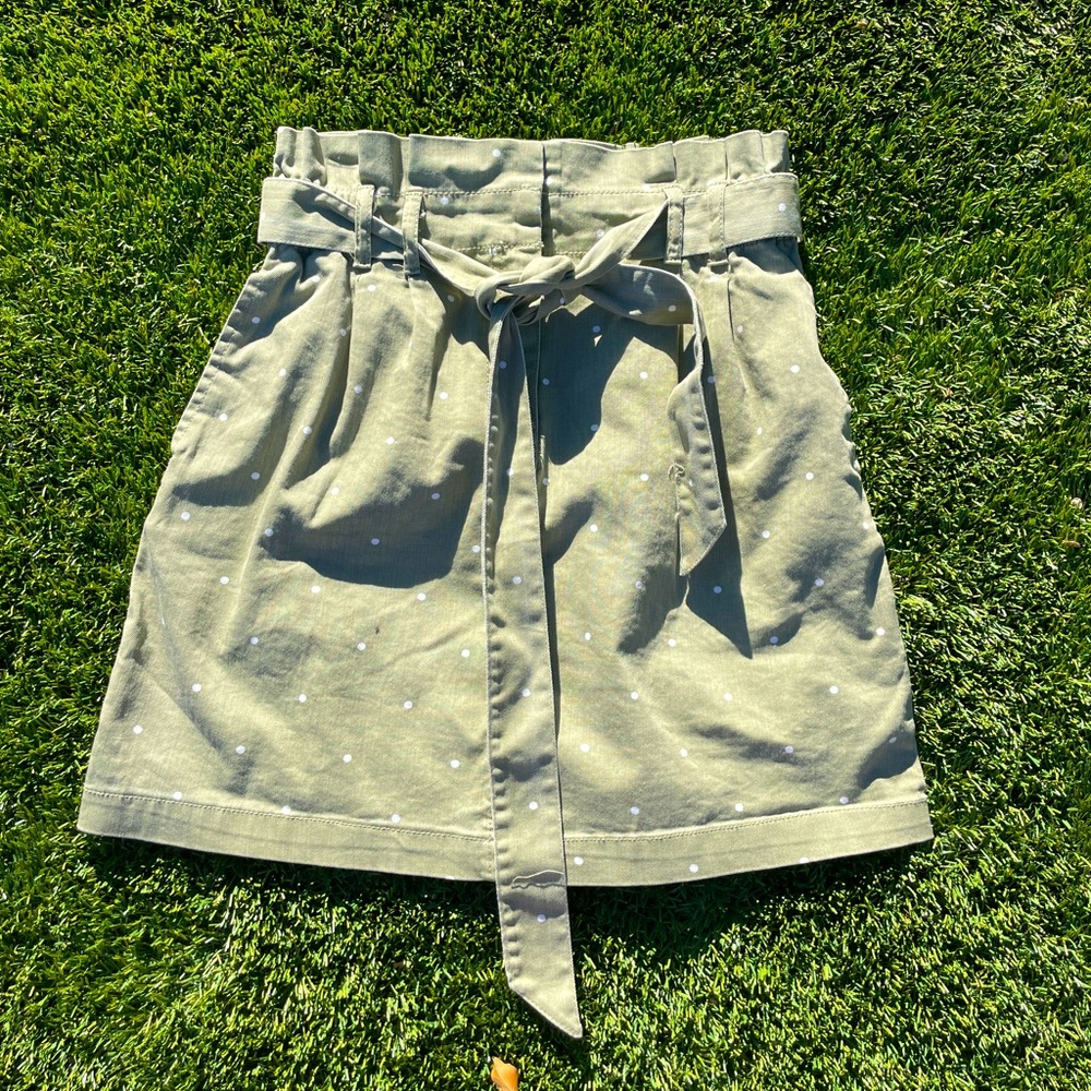 Green skirt, size small, NWT